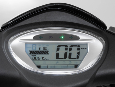 E-Stock : écran Led avec indication de charge, de vitesse et de distance et voyants phares et clignotants